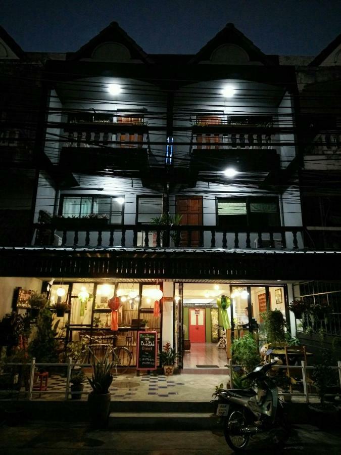 Tangmo House Hostel Chiang Mai Exterior photo